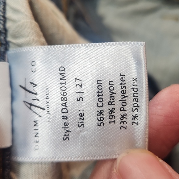 Judy Blue Denim Arts Co distressed jeans # DA8601MD - Picture 6 of 7